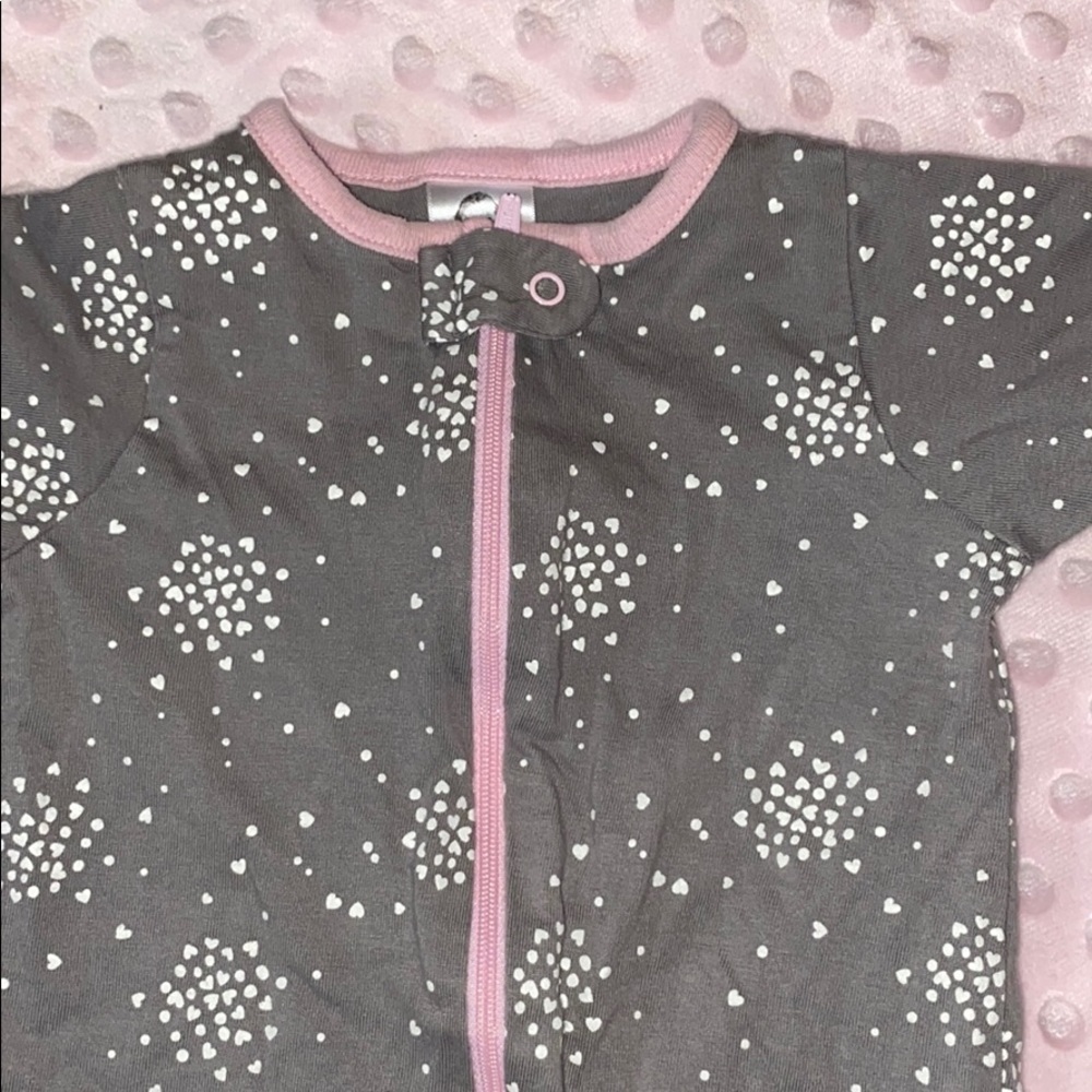 Onesie / PJs - Picture 2 of 2